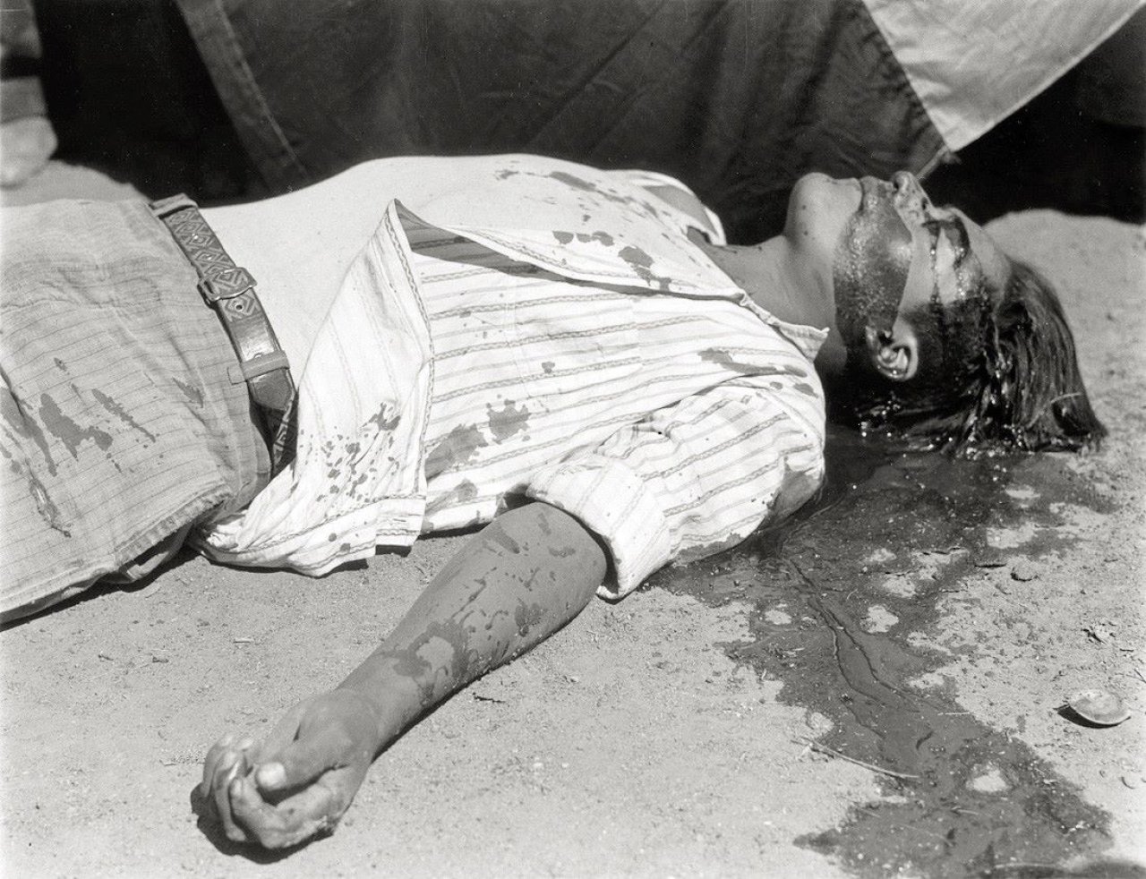 Auf diesem Bild ist das folgende Kunstwerk zu sehen: Manuel  Álvarez Bravo. Obrero en Huelga asesinado. 1934.