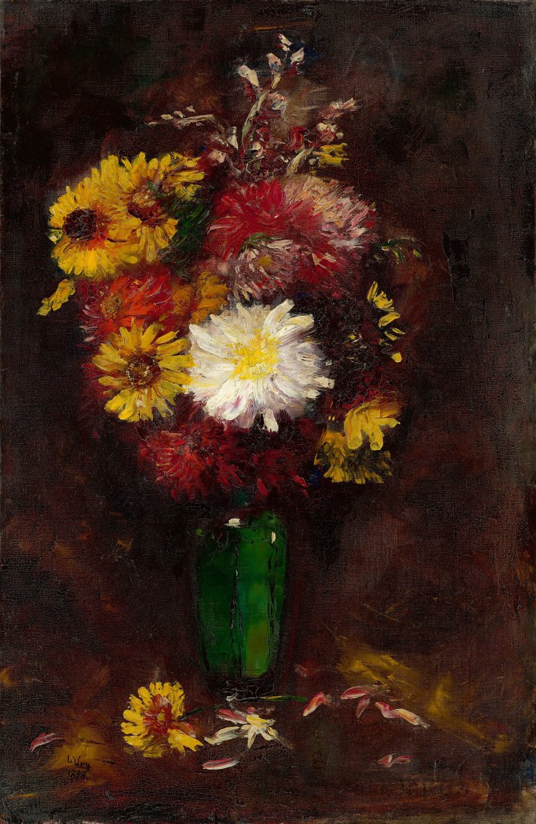 Auf diesem Bild ist das folgende Kunstwerk zu sehen: Lesser Ury. „Herbstblumen in grünblauer Vase“. 1898.