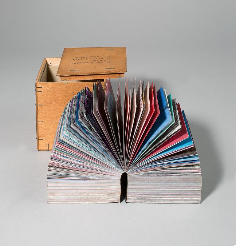 Auf diesem Bild ist das folgende Kunstwerk zu sehen: Dieter Roth. „Little Tentative Recipe“. 1968/69.