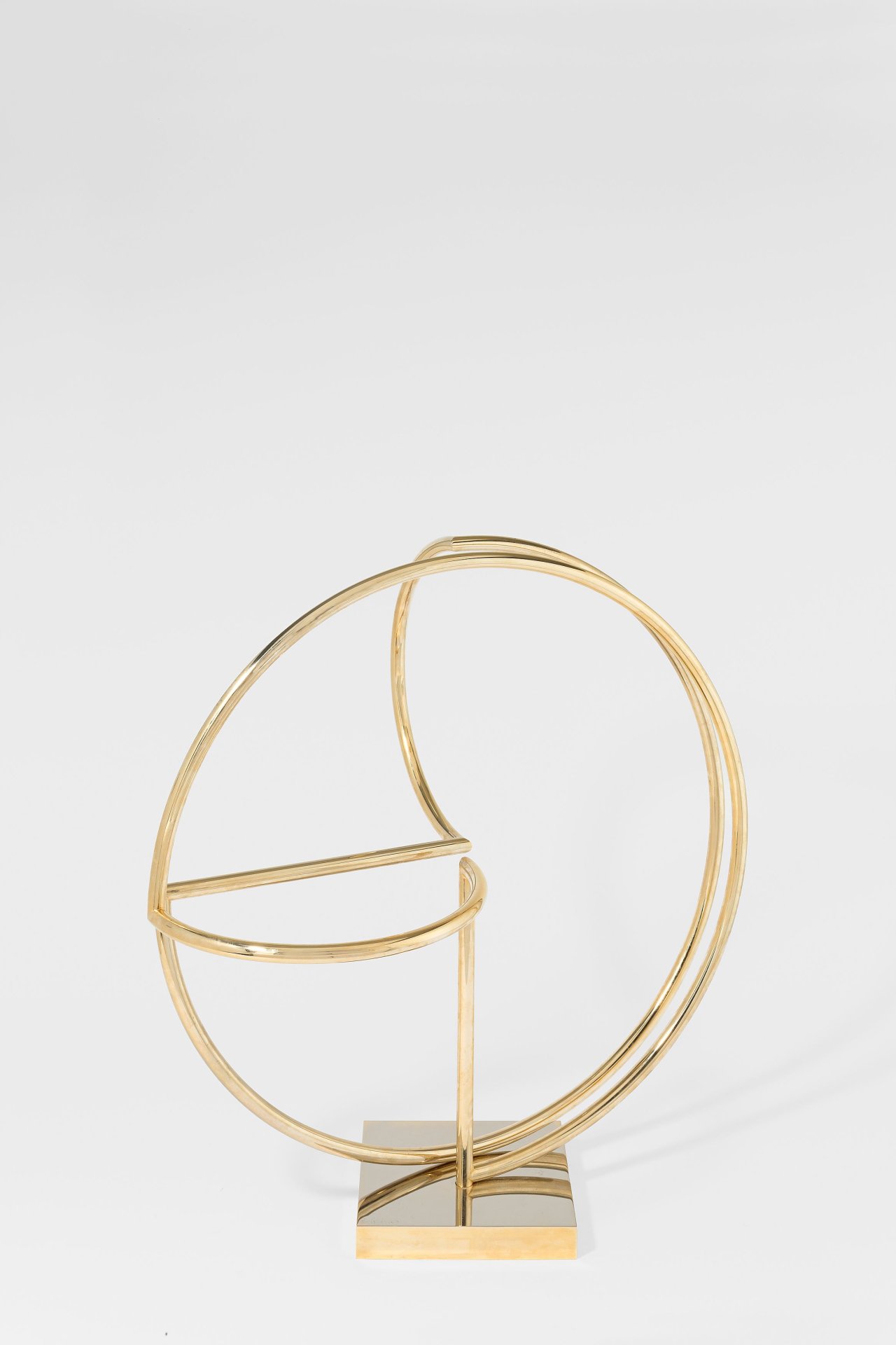 Auf diesem Bild ist das folgende Kunstwerk zu sehen: Hugo Demarco. „Espace circulaire et volume“. 1981.