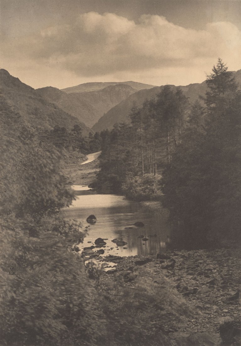 Auf diesem Bild ist das folgende Kunstwerk zu sehen: Frederick Henry Evans. „Borrowdale“. Um 1885.