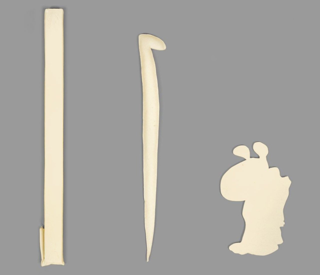 This picture shows the following artwork: Cosima von Bonin. „Dirks Mates (Pierre, Aal, Fisch)“. 2003.