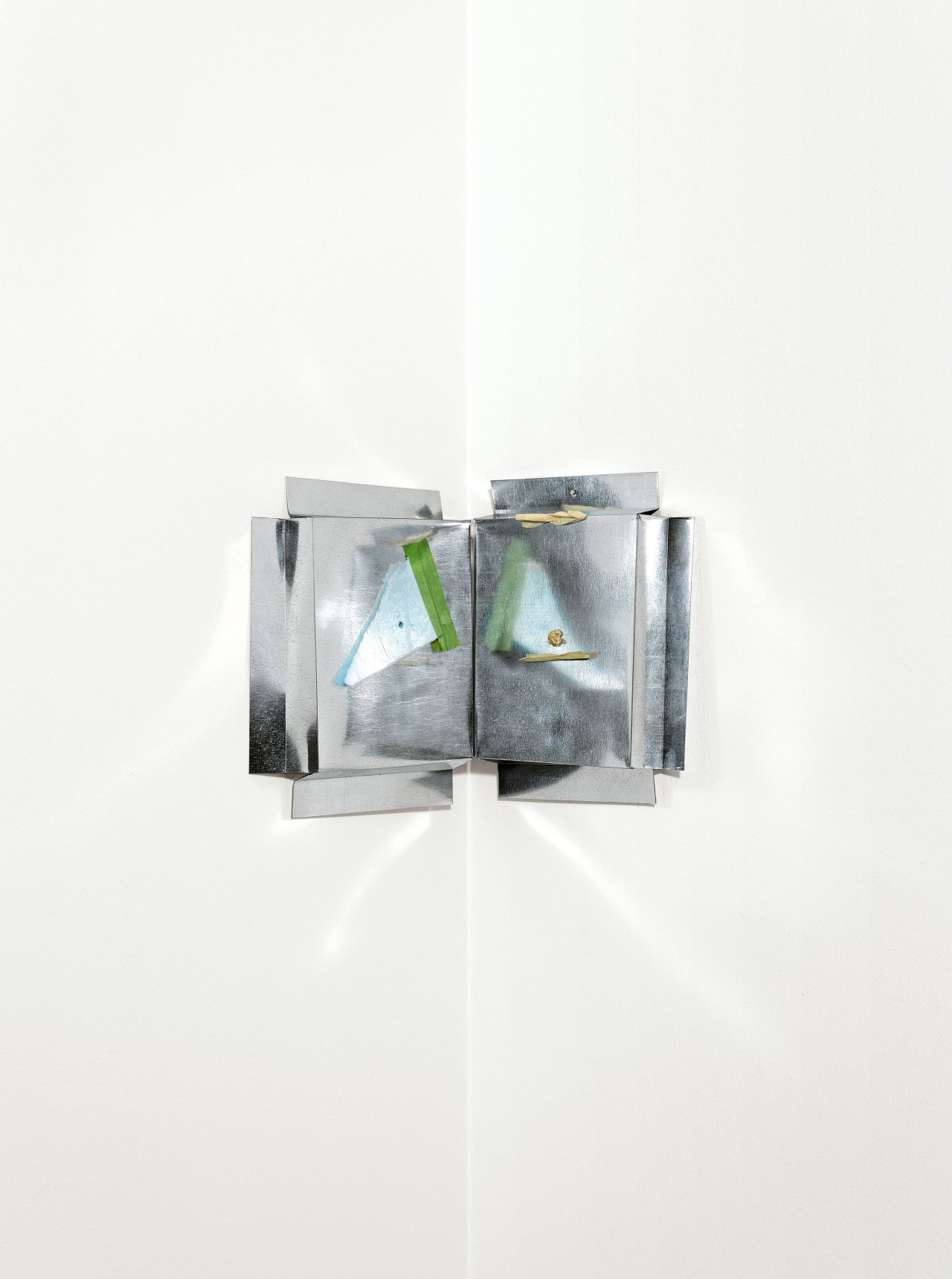 This picture shows the following artwork: Richard Tuttle. They Don’t Come Out To You, III. 2017.