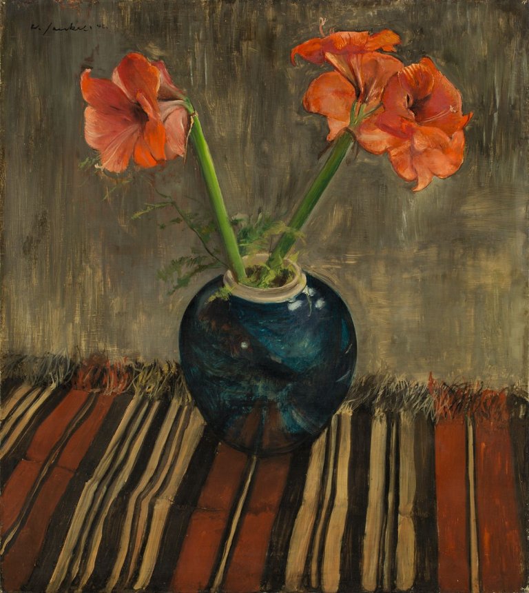 Auf diesem Bild ist das folgende Kunstwerk zu sehen: Willy Jaeckel. „Amaryllis in blauer Vase“. 1942.