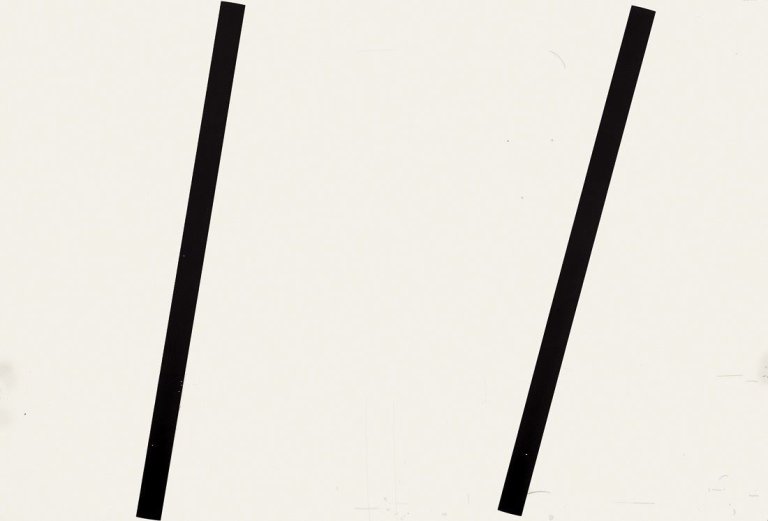 Auf diesem Bild ist das folgende Kunstwerk zu sehen: Gerhard von Graevenitz. „2 vertikale Streifen“. 1976.