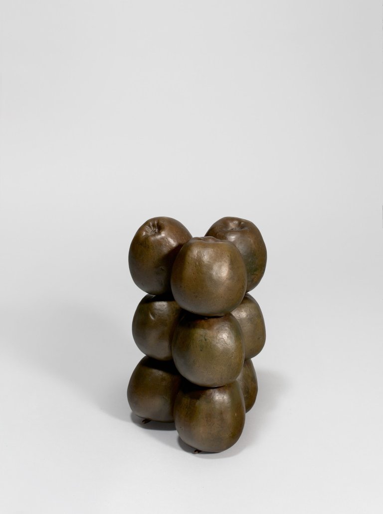 Auf diesem Bild ist das folgende Kunstwerk zu sehen: Jiří Georg Dokoupil. 9 Äpfel. 1990.