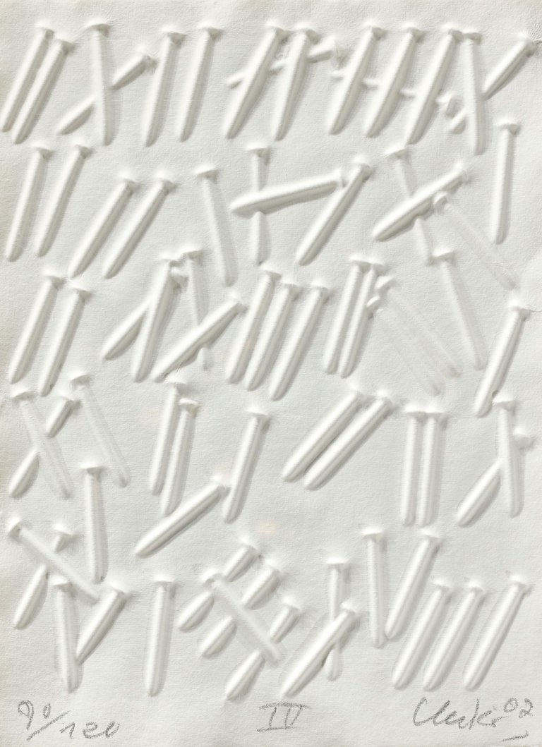 Auf diesem Bild ist das folgende Kunstwerk zu sehen: Günther Uecker. „Opus Liber“. 2007.