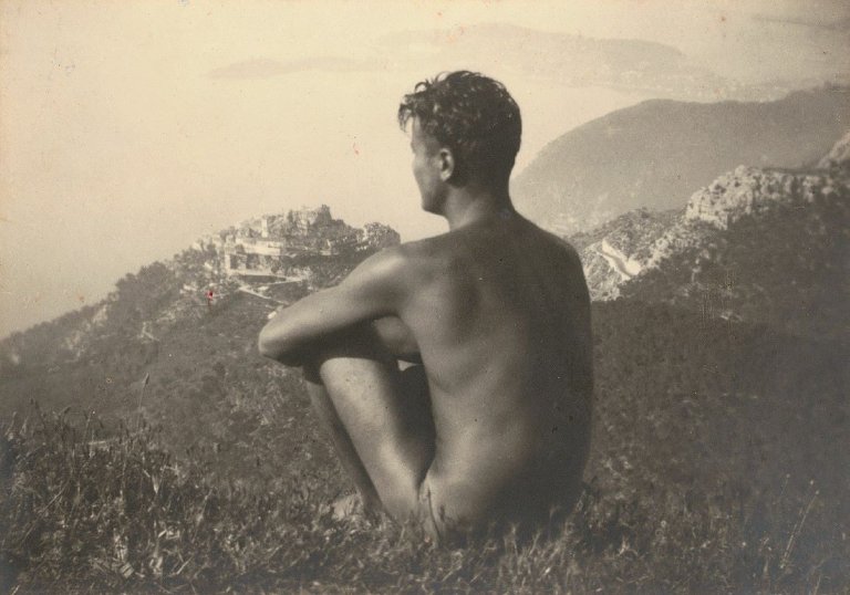 Auf diesem Bild ist das folgende Kunstwerk zu sehen:  Anonym. Solitaire. Um 1940.