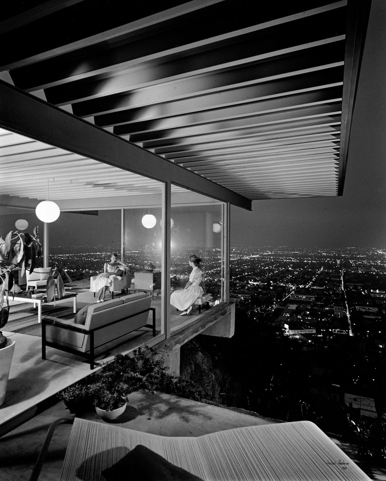 Auf diesem Bild ist das folgende Kunstwerk zu sehen: Julius Shulman. Case Study House # 22, Los Angeles, California. 1960.