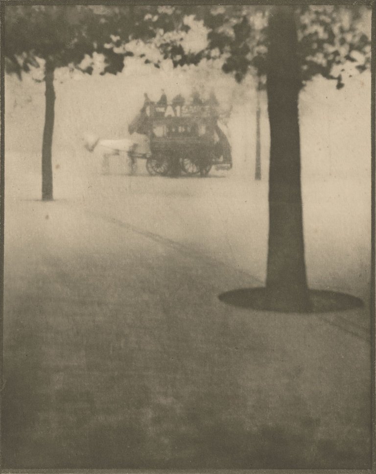Auf diesem Bild ist das folgende Kunstwerk zu sehen: Alvin Langdon Coburn. Hyde Park Corner. 1905.