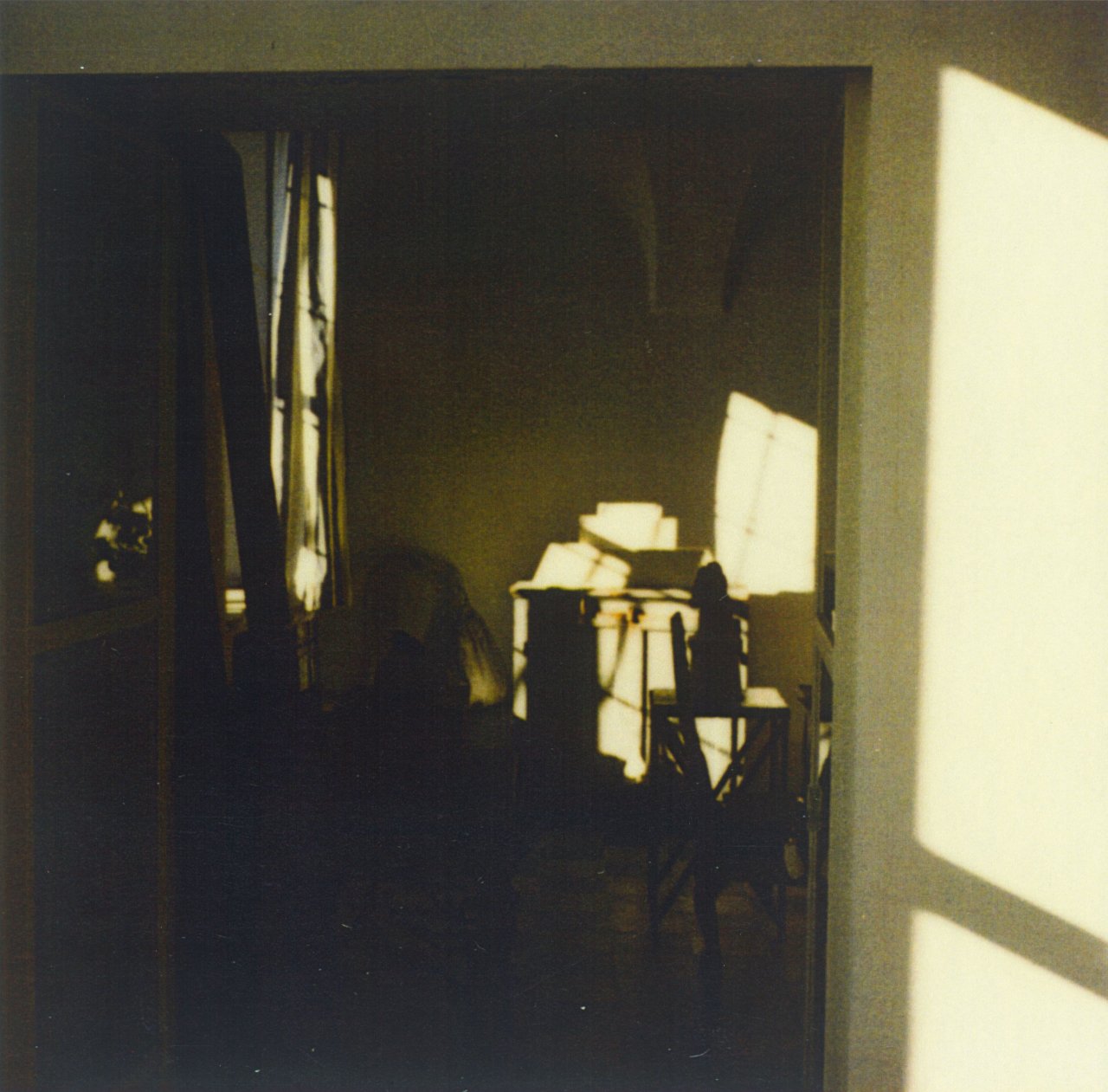 Auf diesem Bild ist das folgende Kunstwerk zu sehen: Cy Twombly. Interior. 2002.