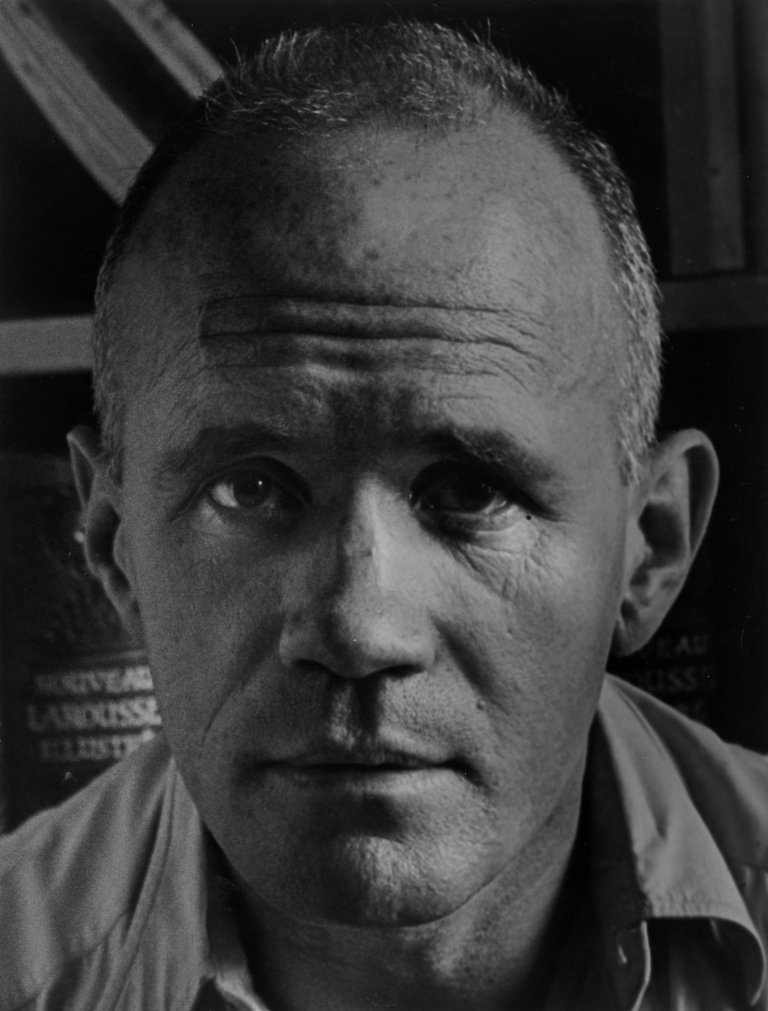 Auf diesem Bild ist das folgende Kunstwerk zu sehen:  Brassaï (d.i. Halász, Gyula). Jean Genet. 1948.