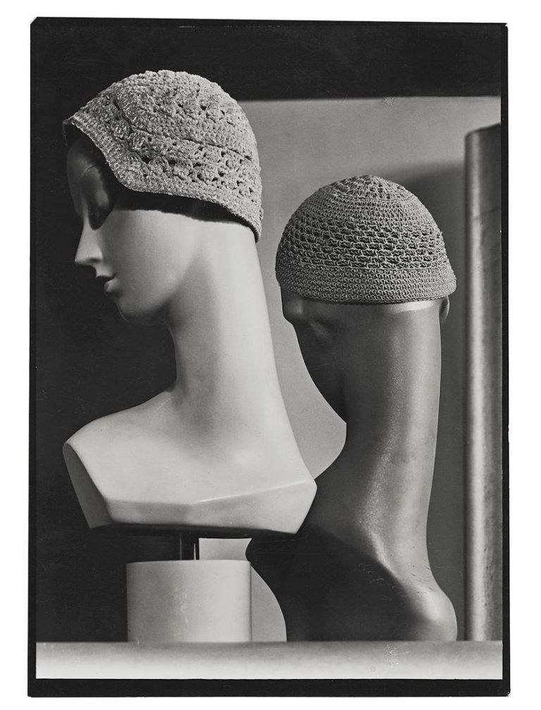 Auf diesem Bild ist das folgende Kunstwerk zu sehen: Marianne Breslauer. Ohne Titel. Um 1930.
