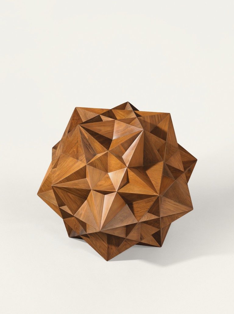 Auf diesem Bild ist das folgende Kunstwerk zu sehen: Olafur Eliasson. 3D Fivefold Symmetry. 2001.
