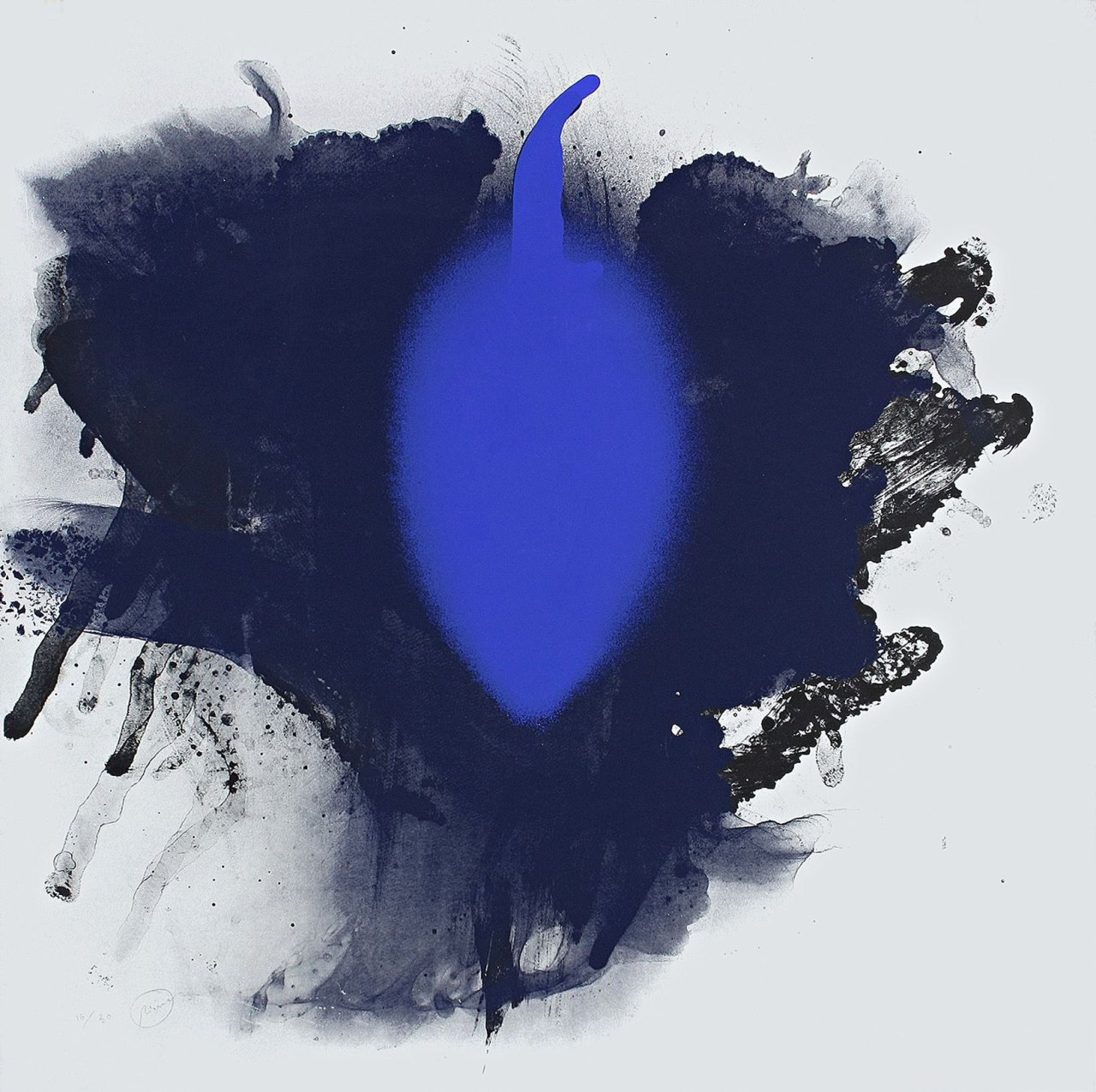 Auf diesem Bild ist das folgende Kunstwerk zu sehen: Otto Piene. „Blauer Geier“. 1973.