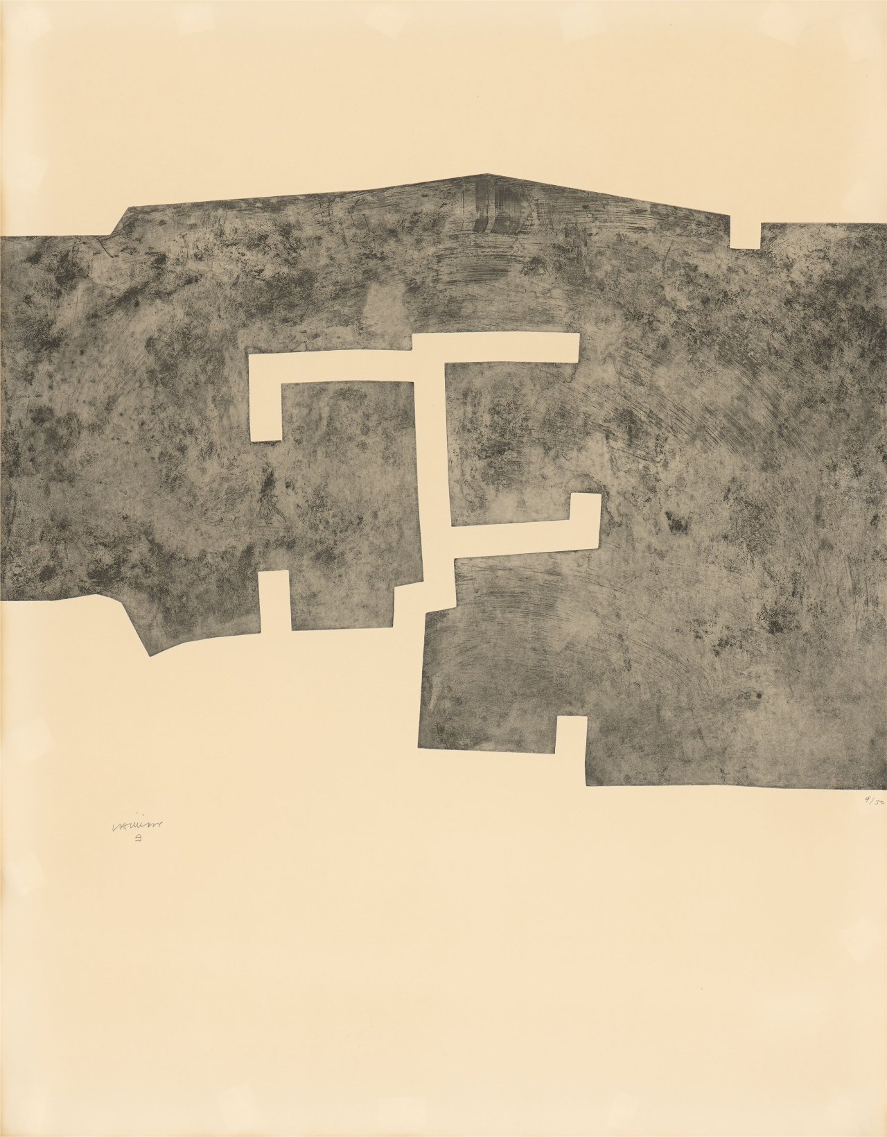 Auf diesem Bild ist das folgende Kunstwerk zu sehen: Eduardo Chillida. „EUZKADI V“. 1976.