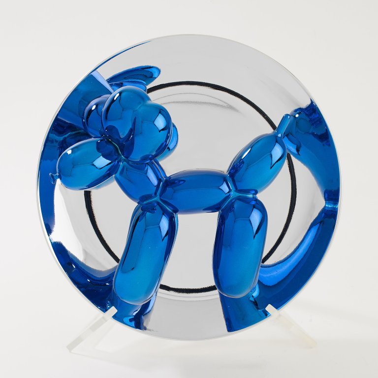 Auf diesem Bild ist das folgende Kunstwerk zu sehen: Jeff Koons. „Balloon Dog (Blue)“. 2002.