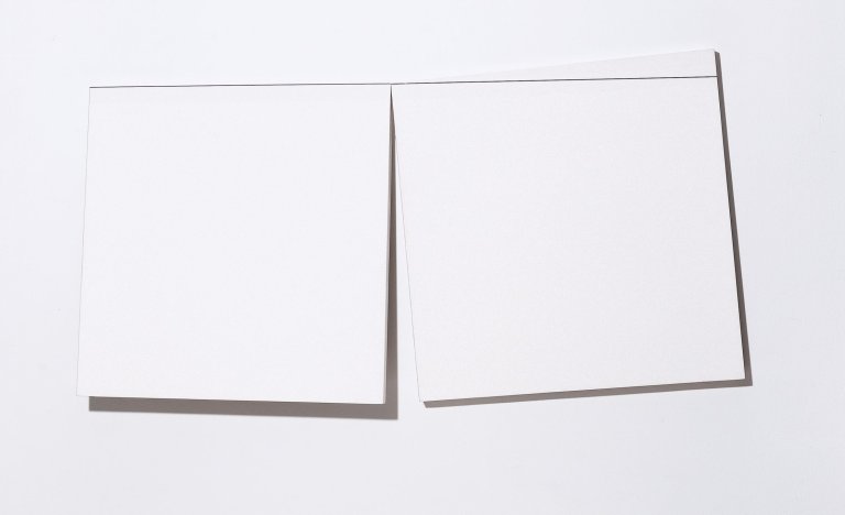 Auf diesem Bild ist das folgende Kunstwerk zu sehen: François Morellet. „Seule droite traversant 2 carrés dans 2 plans différents“. 1978.