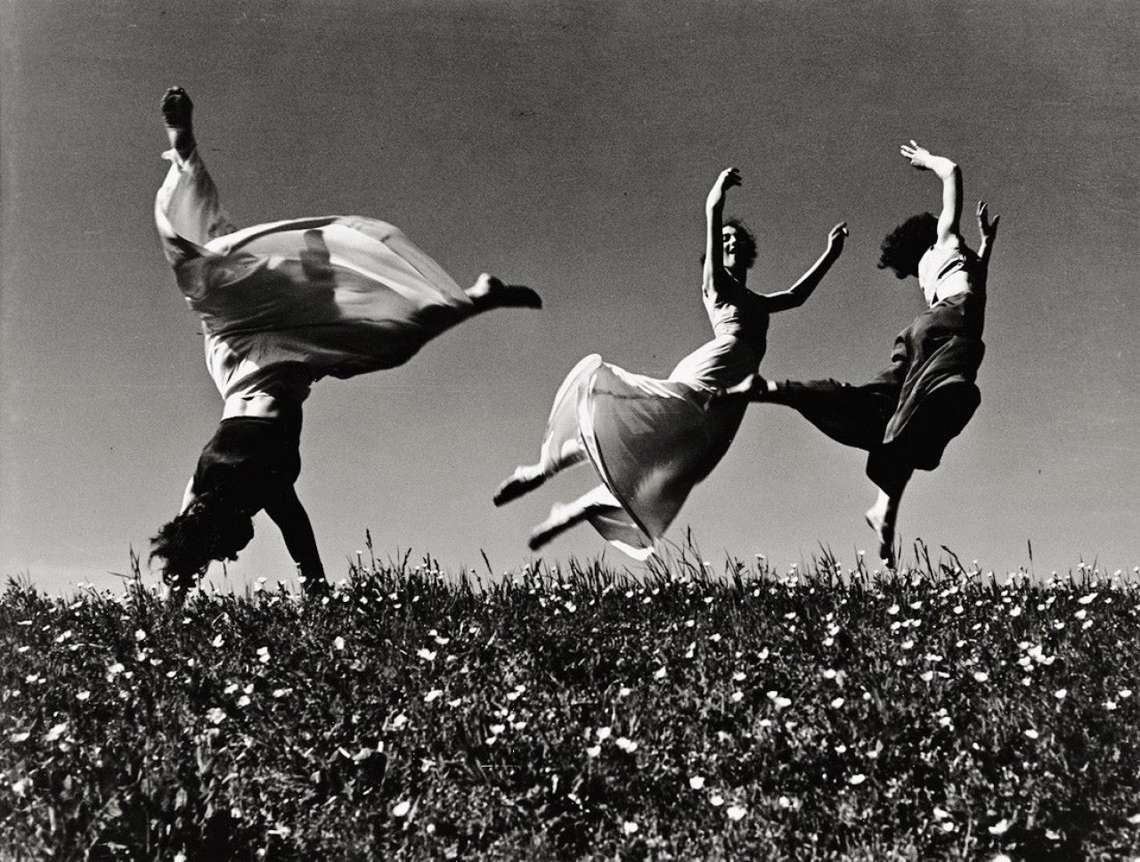 Auf diesem Bild ist das folgende Kunstwerk zu sehen: Hannes Kilian. „Tanz auf Frühlingswiese“. 1938.