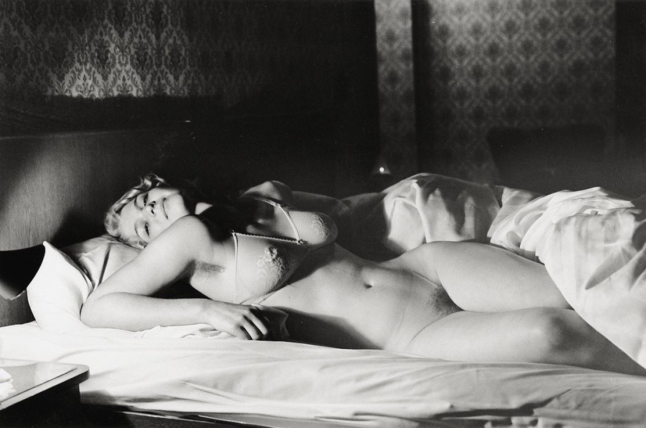 This picture shows the following artwork: Helmut Newton. „Berlin Nude“. 1977.