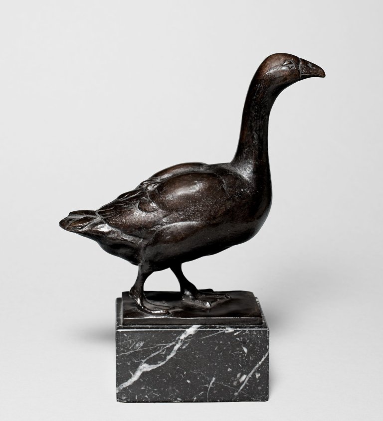 This picture shows the following artwork: August Gaul. Walking goose. 1901.