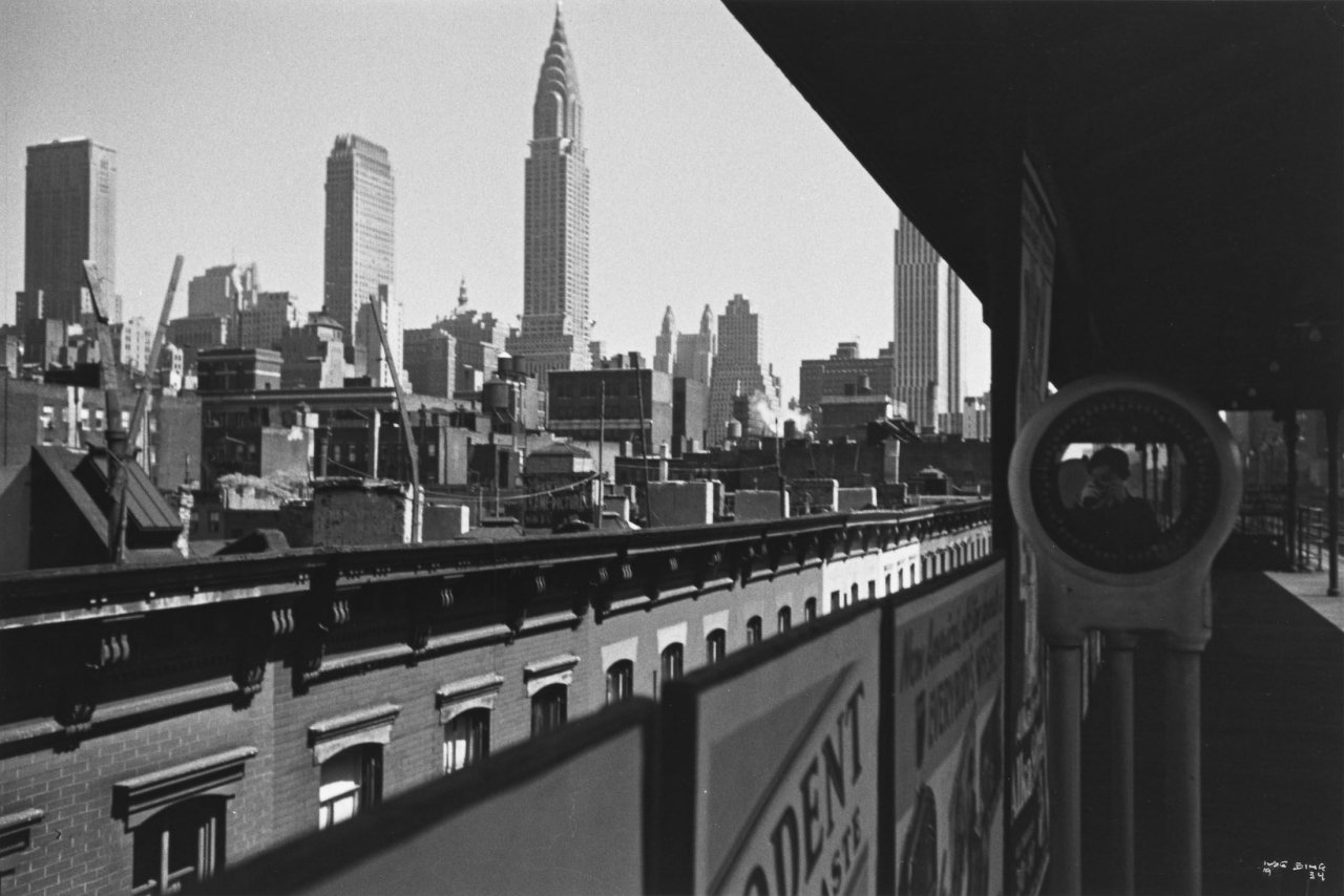 Auf diesem Bild ist das folgende Kunstwerk zu sehen: Ilse Bing. „N.Y. - The Elevated and me“. 1936.
