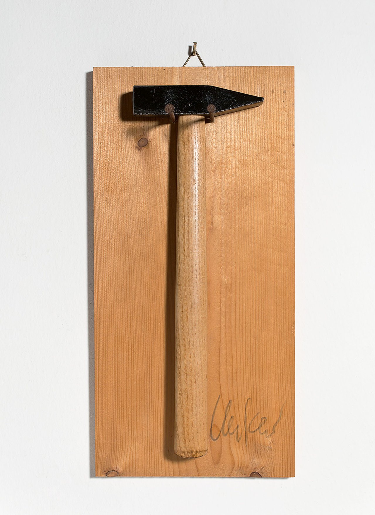 Auf diesem Bild ist das folgende Kunstwerk zu sehen: Günther Uecker. „Do it yourself“. 1968/69.