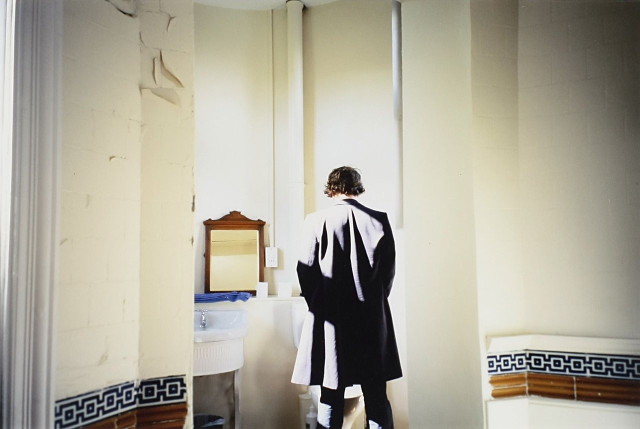 Auf diesem Bild ist das folgende Kunstwerk zu sehen: Elizabeth Peyton. „Rum Castle (Tony)“. 2000.