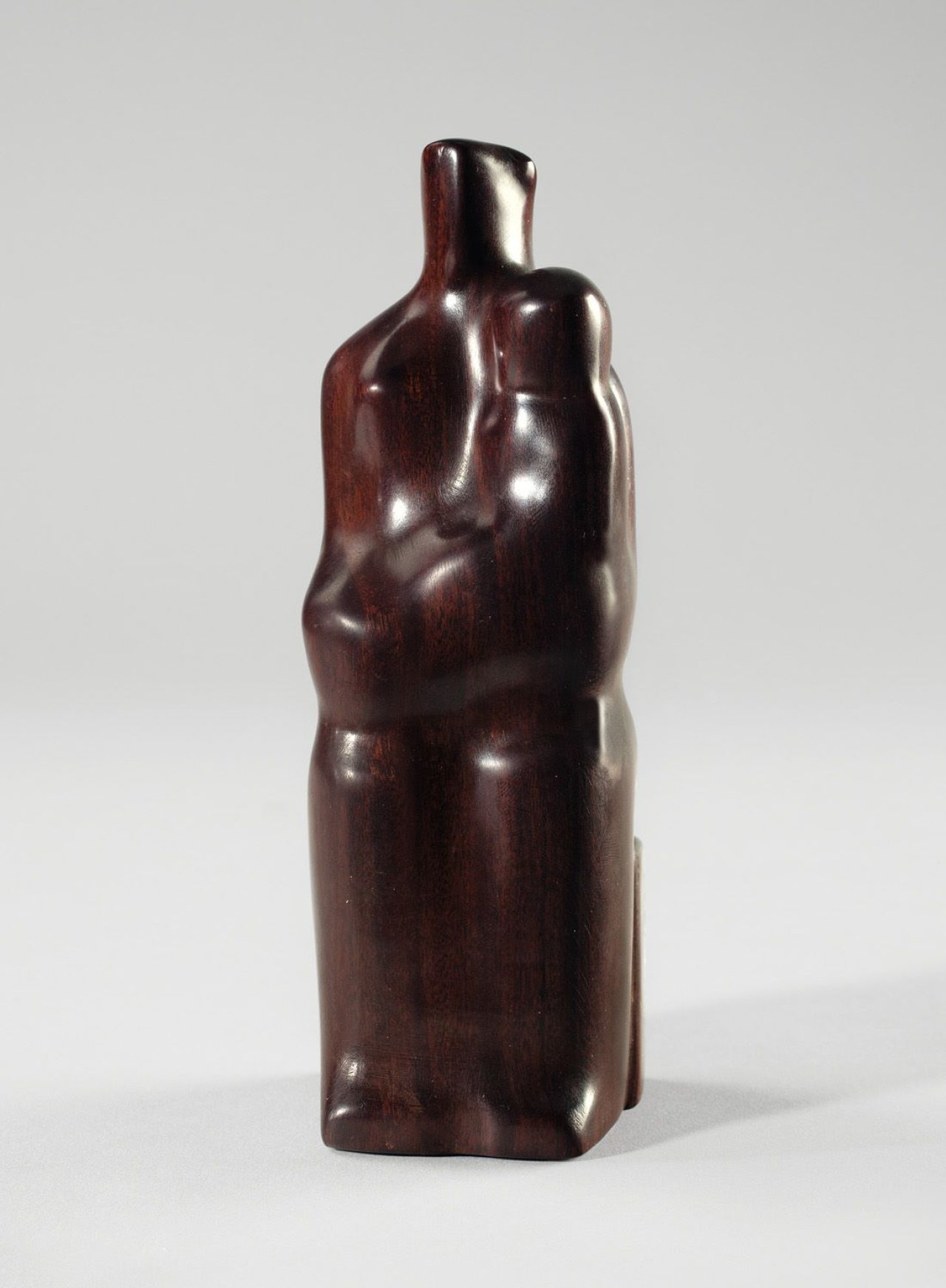 This picture shows the following artwork: Karl Hartung. Mutter mit Kind. Circa 1947.