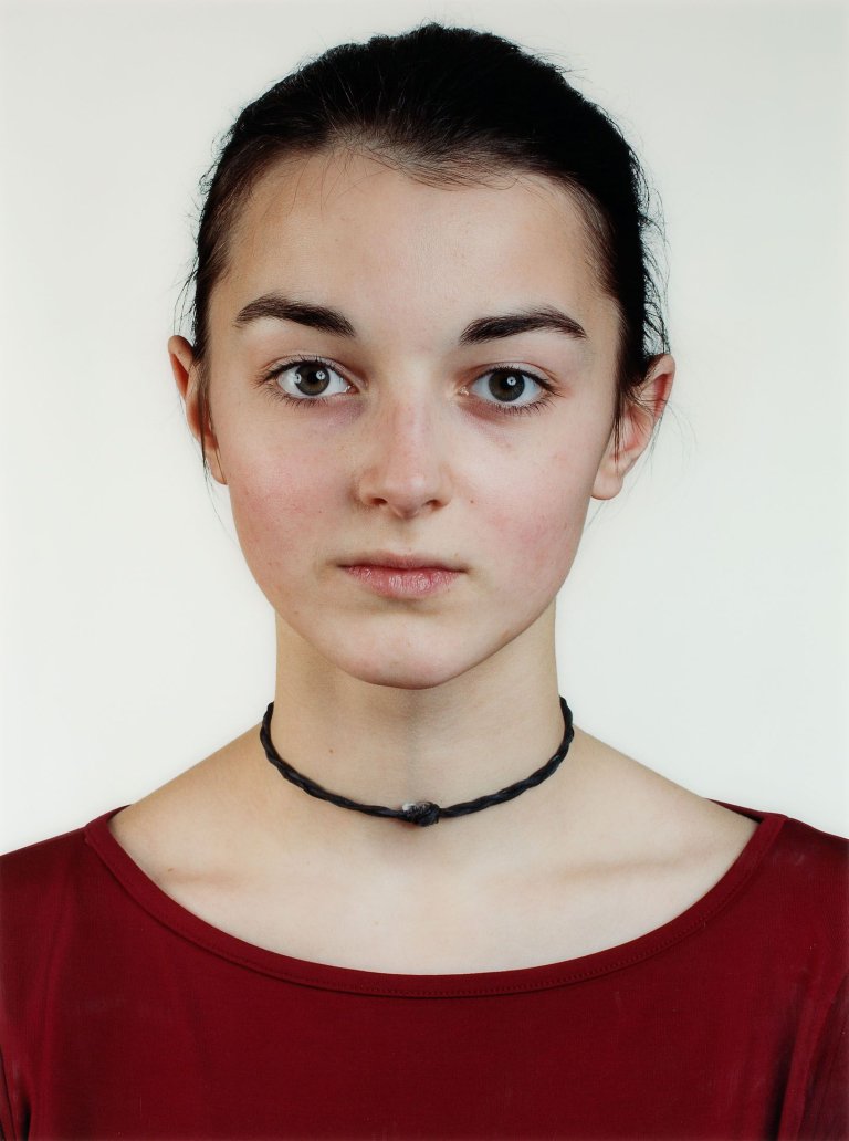 Auf diesem Bild ist das folgende Kunstwerk zu sehen: Thomas Ruff. Ohne Titel (Portrait A. Roters). 2001.