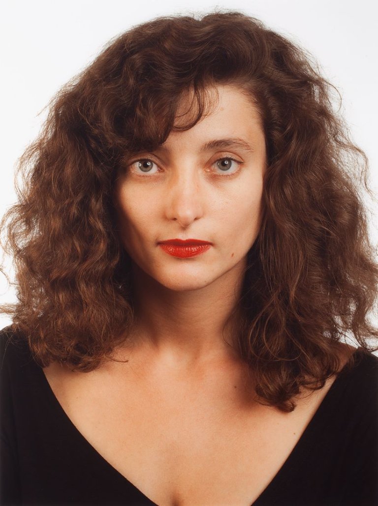 Auf diesem Bild ist das folgende Kunstwerk zu sehen: Thomas Ruff. Ohne Titel (Portrait S. Kewer). 1989.
