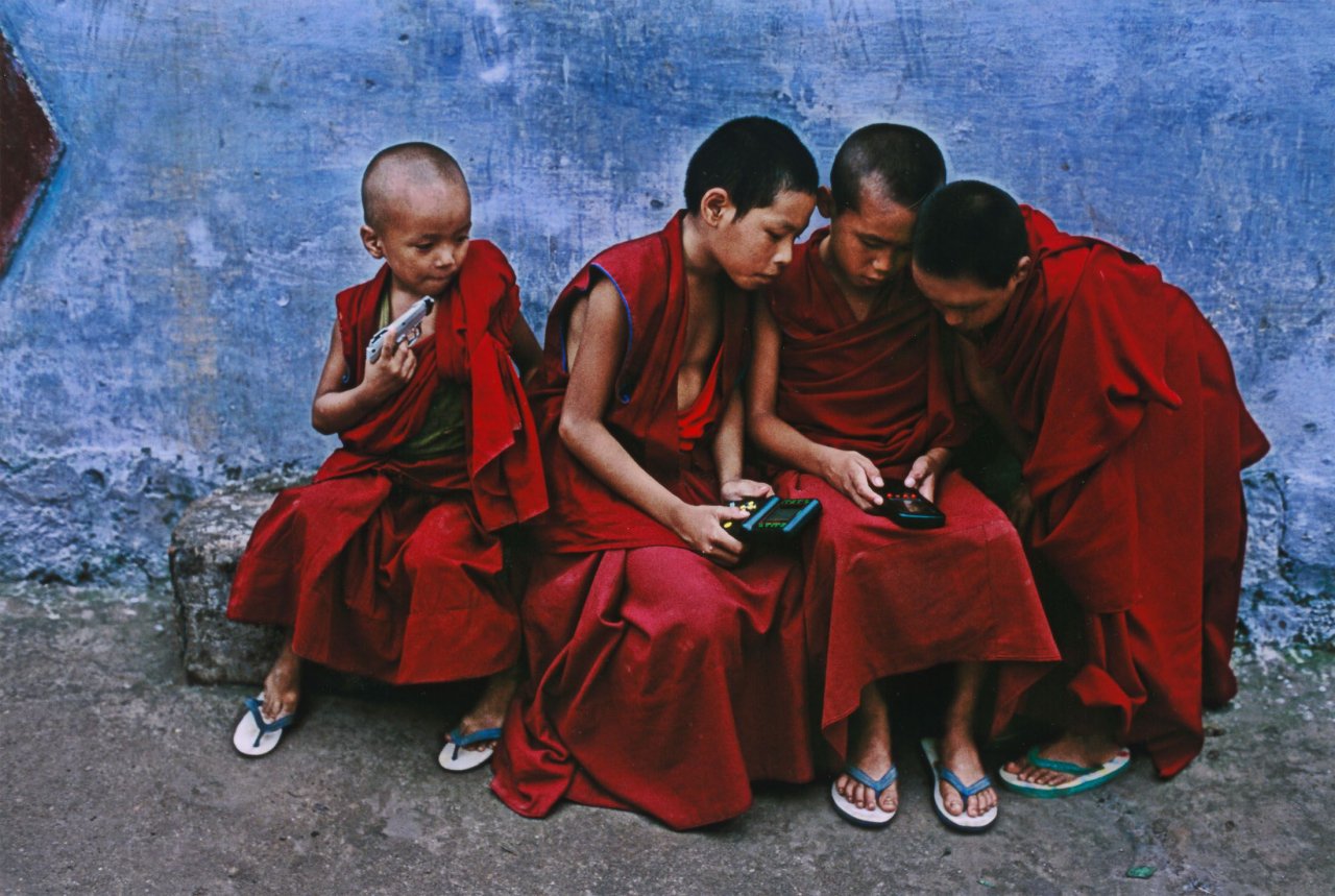 Auf diesem Bild ist das folgende Kunstwerk zu sehen: Steve McCurry. „India“. 2001.