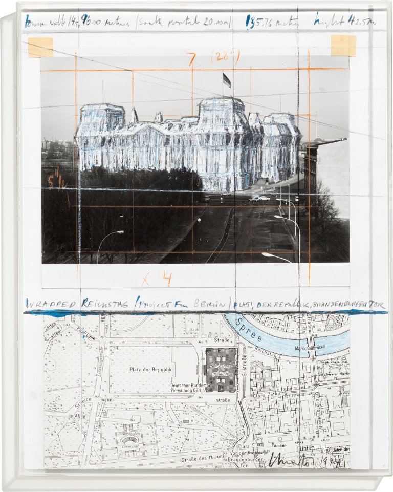 Auf diesem Bild ist das folgende Kunstwerk zu sehen:  Christo. „WRAPPED REICHSTAG (Project For BERLIN)“. 1994.