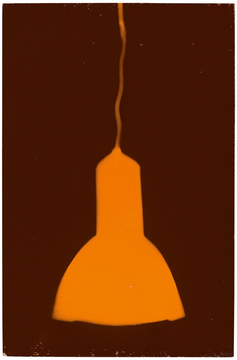 Auf diesem Bild ist das folgende Kunstwerk zu sehen: Isa Genzken. „Lampe“. 1992.