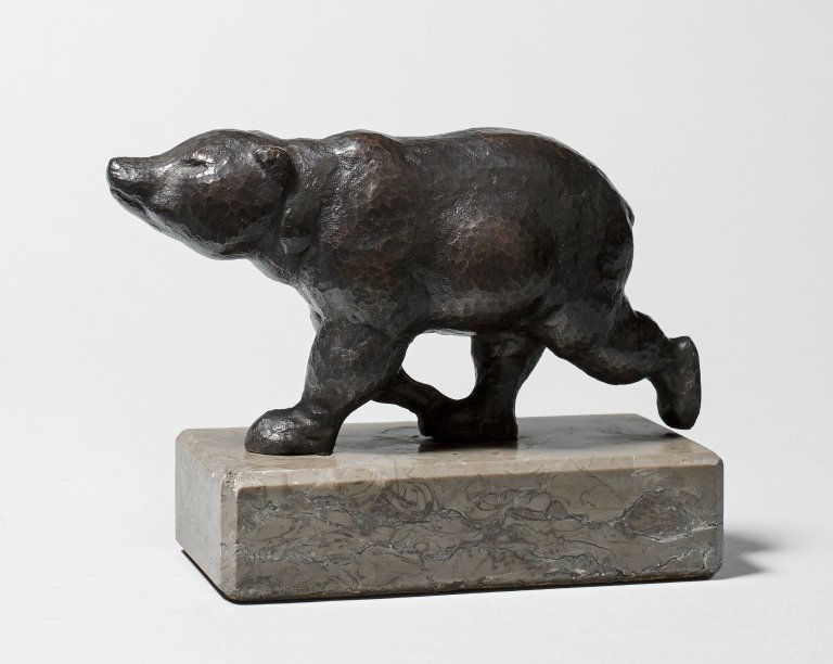 This picture shows the following artwork: August Gaul. ”Eilender Bär auf vier Beinen”. 1914.