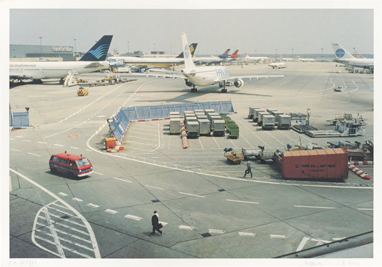 Auf diesem Bild ist das folgende Kunstwerk zu sehen: Peter Fischli und David Weiss. Ohne Titel (Airport Frankfurt am Main). 1988/89.