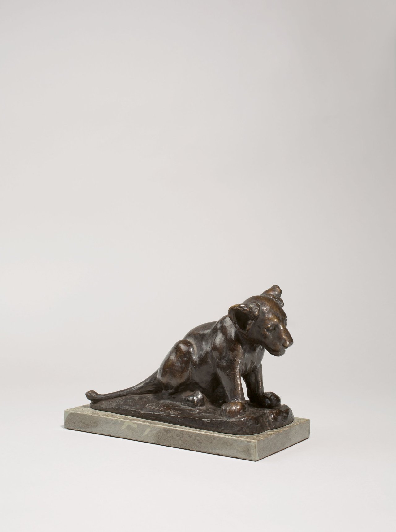 This picture shows the following artwork: August Gaul. 