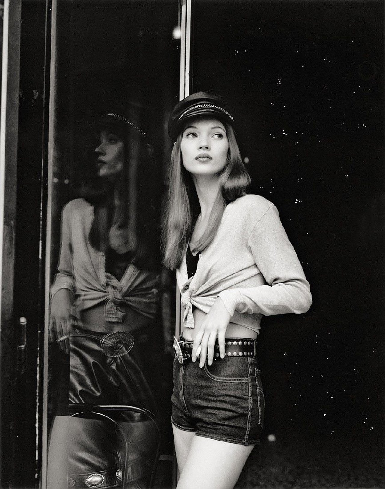 This picture shows the following artwork: Pamela Hanson. „Kate Moss, Italian Glamour, Biker Girls in Paris“. 1992.