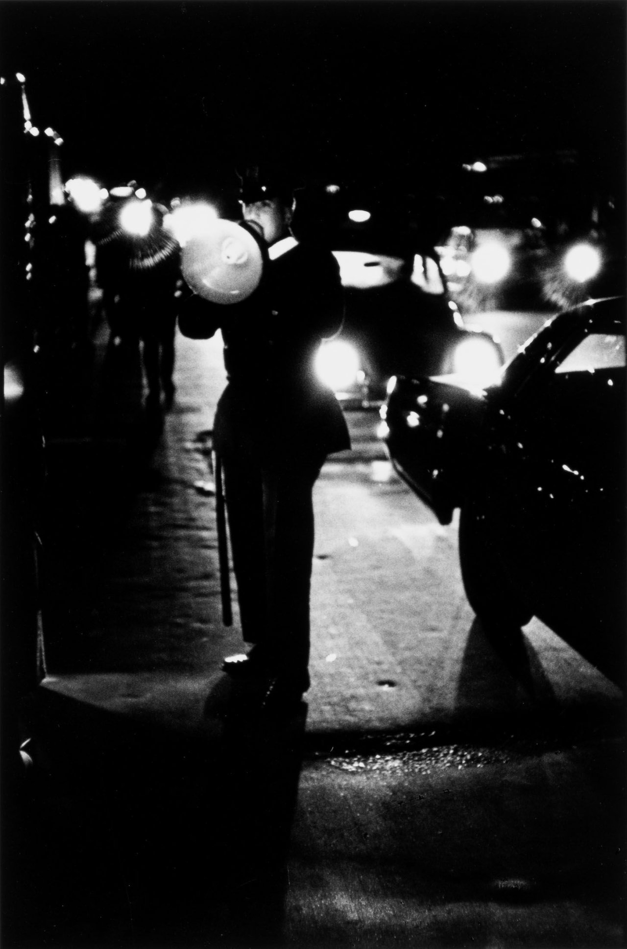 Auf diesem Bild ist das folgende Kunstwerk zu sehen: René Burri. „Black Out, New York“. 1965.