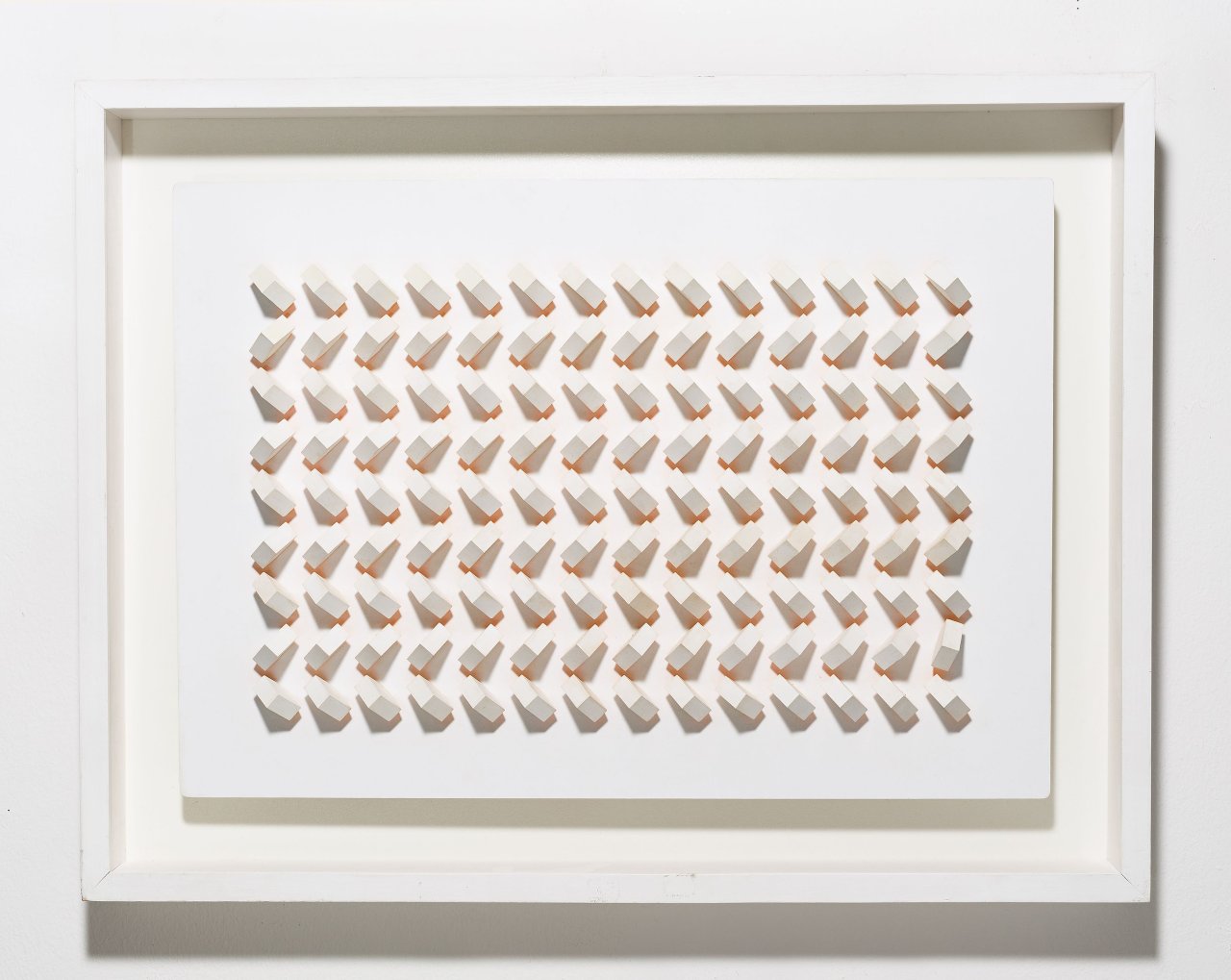 Auf diesem Bild ist das folgende Kunstwerk zu sehen: Luis Tomasello. „ATMOSPHÈRE CHROMOPLASTIQUE ORANGE“. 1970.