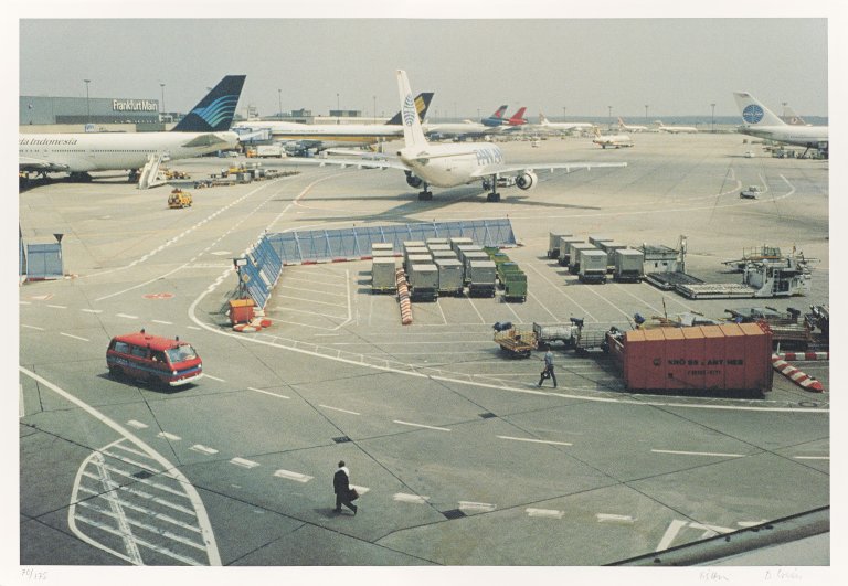 Auf diesem Bild ist das folgende Kunstwerk zu sehen:  Mappenwerk. „Grafikmappe MMK – Achenbach Art Edition“. 1994.