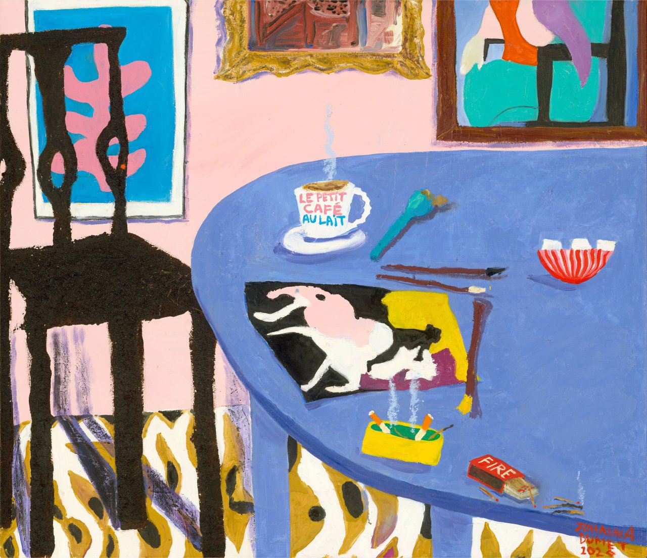 Auf diesem Bild ist das folgende Kunstwerk zu sehen: Johanna Dumet. „LE PETIT CAFÉ AU LAIT“, aus der Werkreihe „Les petits objets du désir“. 2020.