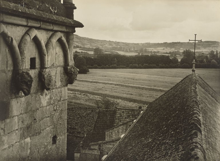 Auf diesem Bild ist das folgende Kunstwerk zu sehen: André  Kertész. Kirchturm. 1929/31.