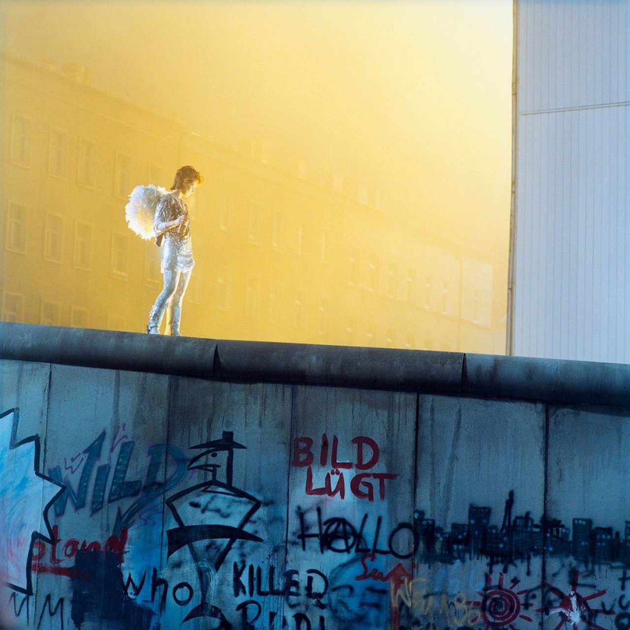 Auf diesem Bild ist das folgende Kunstwerk zu sehen: Jens Rötzsch. „Berlin (Bernauer Strasse)“. 2002.