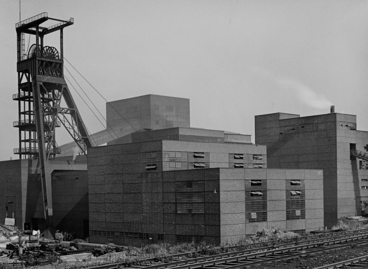 This picture shows the following artwork: Albert Renger-Patzsch. Colliery. 1930.