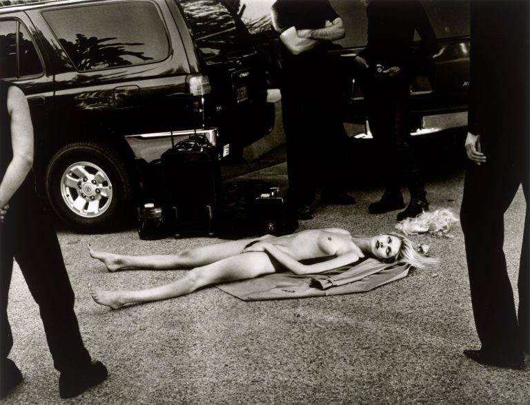 Auf diesem Bild ist das folgende Kunstwerk zu sehen: Helmut Newton. Cyberwoman 2, aus der Serie „Cyberwomen“. 2000.