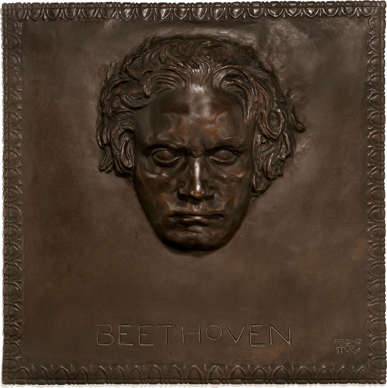 This picture shows the following artwork: Franz von Stuck. Beethoven relief.
