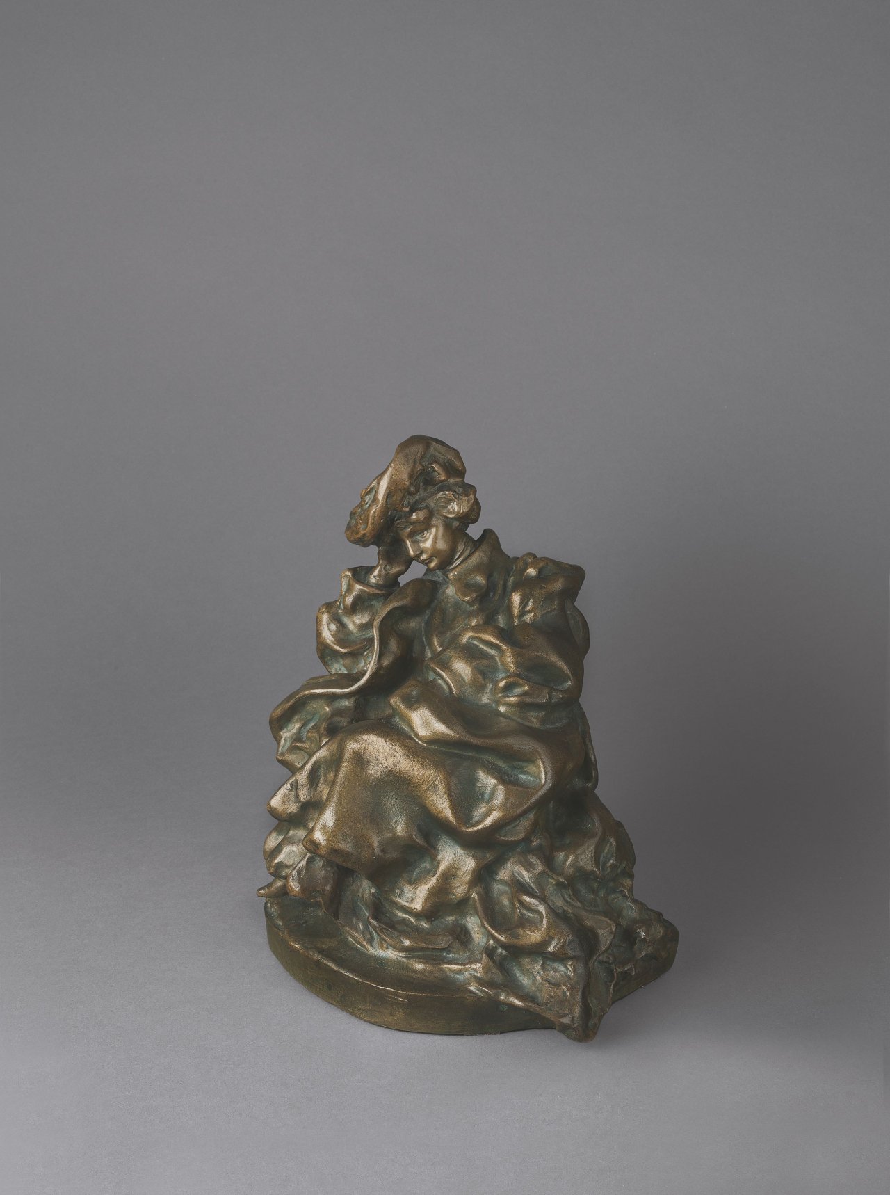 This picture shows the following artwork: Bernhard Hoetger. Sitzende Frau. Circa 1904/05.