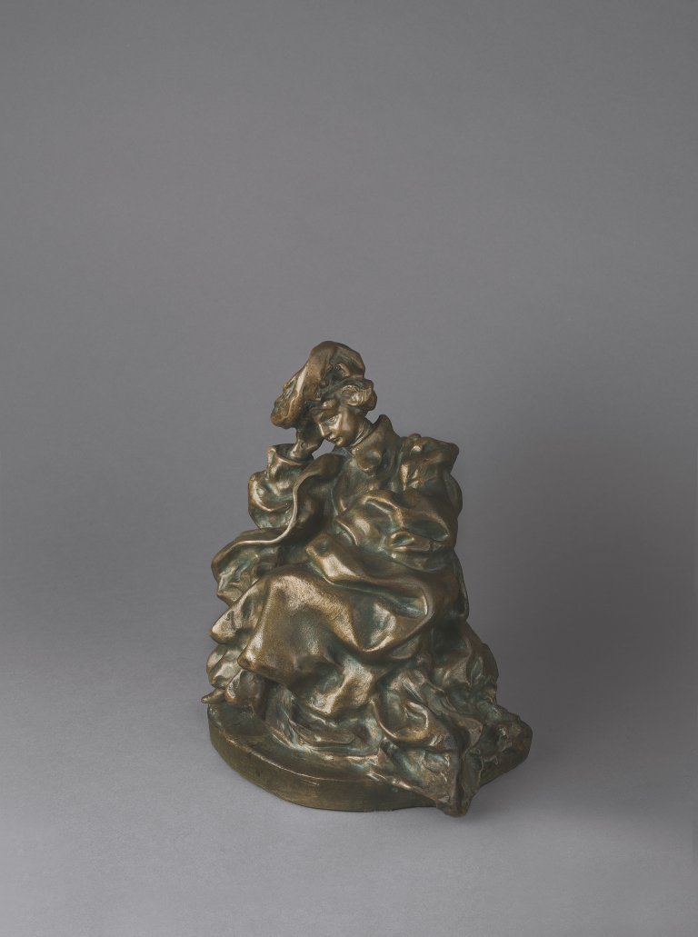Auf diesem Bild ist das folgende Kunstwerk zu sehen: Bernhard Hoetger. Sitzende Frau. Um 1904/05.