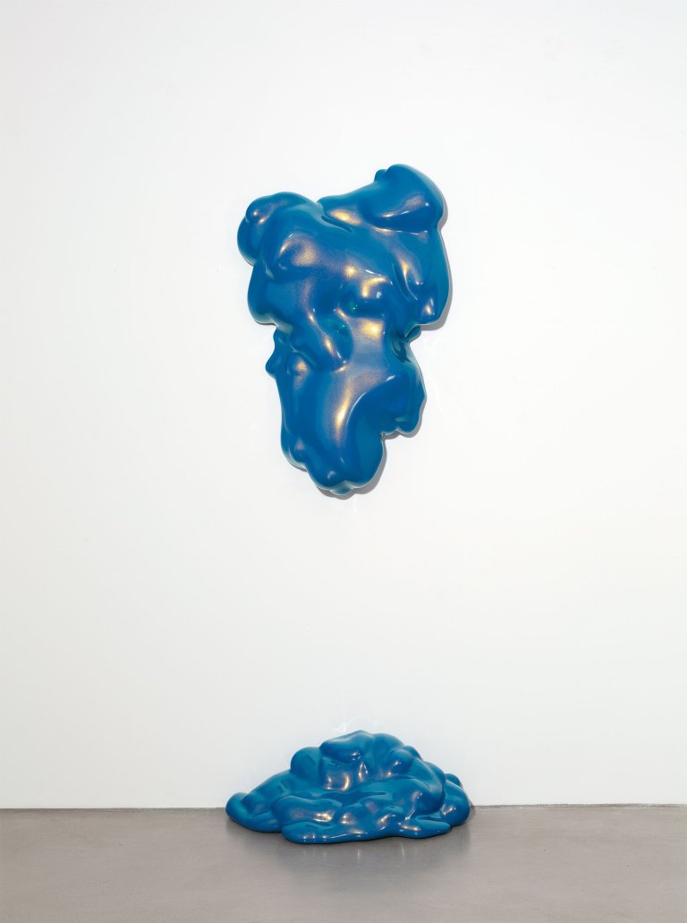 Auf diesem Bild ist das folgende Kunstwerk zu sehen: Sylvie Fleury. „Wow“. 2006.
